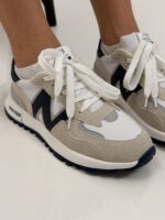 کتونی New Balance520